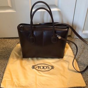 Authentic Tod’s chocolate brown leather purse